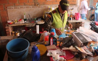 Según la Policía, el sitio donde fueron capturados funcionaba como laboratorio urbano y artesanal para el procesamiento de heroína. Suministrada
