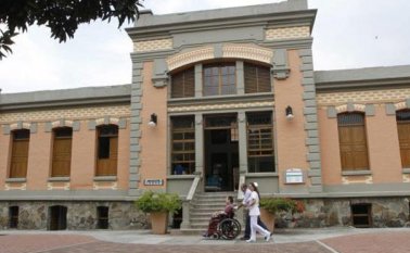 Según las cifras, el hospital logró ahorros en el último año por $4.653 millones, pero $4.133 millones se van en subsidios a la condonación total o parcial de la deuda a pacientes de menos ingresos.
Colprensa