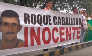 Roque Caballero Caballero trabajaba como vendedor en un puesto de gasolina ilegal. Captura de video en Youtube