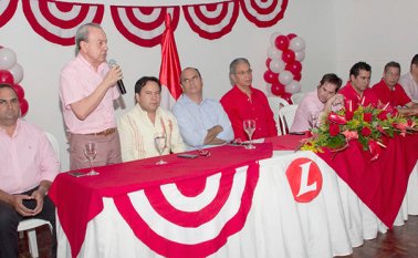 La dirigencia liberal de Norte de Santander entregó ayer los avales de los candidatos que los representarán en las urnas en los comicios del 25 de octubre. Congresistas, exgobernadores, diputados, concejales y los principales aspirantes que cuentan con el respaldo de la colectividad participaron en el acto. Luis Alfredo Estevez