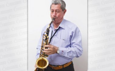 Rafael Darío Velasco Nova promociona su primer disco compacto hecho en Cúcuta con 14 temas. Obando