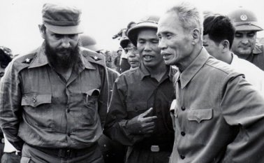 Castro junto al primer ministro vietnamita Pham Van Dong, en Septiembre de 1973.  Cubadebate.cu