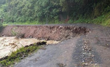 Desde La Lejía hasta el puente de Tencalá no hay paso vehicular, lo que no permite el transporte de alimentos. Roberto Ospino