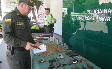 Granadas y armas de largo y corto alcance fueron recibidas por la Policía Metropolitana de Cúcuta. Policía Nacional
