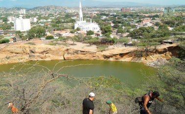 Estos ciudadanos deben cumplir 80 horas de servicio social para graduarse en el programa de reinserción. Cortesía