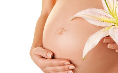 El proyecto busca ampliar a 18 semanas la licencia de maternidad. Internet