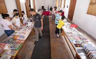 El fondo de cultura económica traerá 5.000 títulos para el deleite de los gomosos de la literatura en la frontera. Archivo