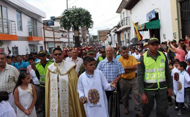 Por las principales calles de Ocaña se cumplió una multitudinaria procesión. Daicy Echeverri