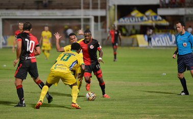 El Cúcuta Deportivo en otra sombría presentación en el General Santander perdió anoche 1-0, en el inicio de la séptima fecha del Torneo Finalización, del fútbol profesional colombiano. Juan Pablo Bayona