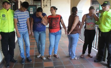 La red conocida comercializaba drogas hace al menos tres años. En los allanamientos fueron incautadas 31 dosis de basuco. Policía Nacional