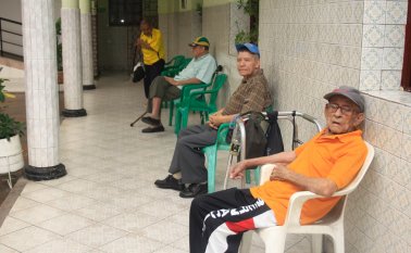 Uno de los problemas más frecuentes es la subvaloración de sus capacidades y autonomía. Archivo