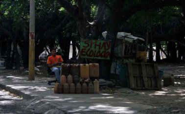 En distintos sectores de la ciudad se ofrece gasolina en los parques. Archivo