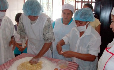 Las jornadas de formación de las 20 mujeres incluían actividades prácticas. Daicy Echeverri