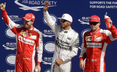 Hamilton logró la 7ª pole consecutiva en 2015, lo secundó el finlandés Kimi Raikkonen, y el de alemán Sebastian Vettel fue tercero. AP