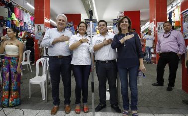 Milla Romero, candidata uribista a la Gobernación de Norte de Santander, y Orlando Joves, director departamental de la colectividad, aparecen en compañía del aspirante de Opción Ciudadana a la Alcaldía de Cúcuta, César Rojas. Cortesía