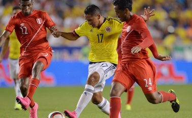 Carlos Bacca marcó el gol de Colombia en el empate 1-1 frente a Perú. AFP