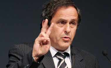 Michel Platini es el favorito para suceder a Sepp Blatter, durante las elecciones programadas para el 26 de febrero en Zúrich. AFP