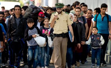Un total de 13.015 refugiados llegaron el sábado a Múnich, y se esperaba que ayer arribaran cerca de 1.400 a esa ciudad del sureste de Alemania. AP