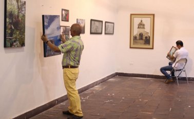 El montaje de la exposición estuvo a cargo del grupo Salvador Moreno. Obando