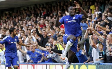 Chelsea derrotó 2-0 al Arsenal. AFP