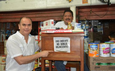 El candidato Carlos Luna Romero salió en defensa de los cambistas de Cúcuta a quienes el gobierno del presidente de Venezuela, Nicolás Maduro, acusa de manipular la cotización del bolívar y de ocasionar parte de la crisis económica de ese país. Cortesía