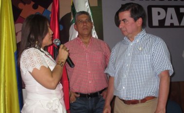 300 líderes comunales participaron en el foro con el ministro del Interior. Leonardo Oliveros