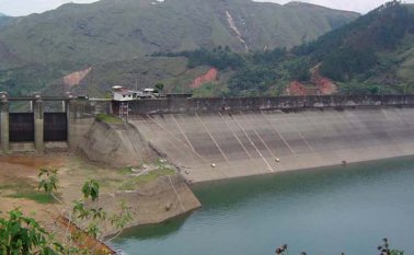 Las autoridades locales esperan que llueva en los próximos meses, pero el anuncio de la llegada del fenómeno de El Niño hace temer una mayor disminución del embalse. Internet