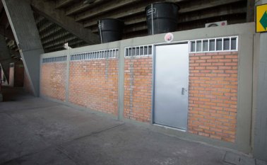 El club rojinegro no le ha pagado al Instituto del Deporte municipal por usar la oficina. Archivo