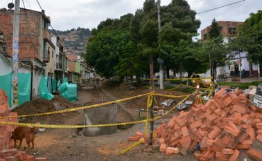 Avanza el cambio de redes de acueducto y alcantarillado en la avenida Celestino Villamizar de Pamplona. Roberto Ospino