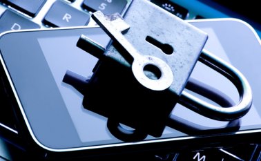 Si el usuario duda de que dos candados sean suficientes, puede utilizar tantos como quiera. Internet