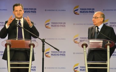 Alto comisionado de Paz, Sergio Jaramillo, y el jefe negociador del Gobierno, Humberto De la Calle. Colprensa