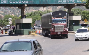 La balanza comercial ha disminuido significativamente. Archivo