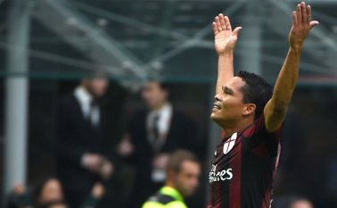 El colombiano Carlos Bacca marcó desde el punto penal en el 31'. AFP