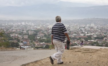 El nuevo alcalde de Cúcuta deberá moverse rápido para intentar impedir que queden en firme dos millonarias demandas falladas en contra del municipio: la del parqueadero Los Coches, por $23 mil millones, y la de Proactiva S.A. por $18 mil millones, de los cuales ya se pagó la mitad. Juan Pablo Cohen