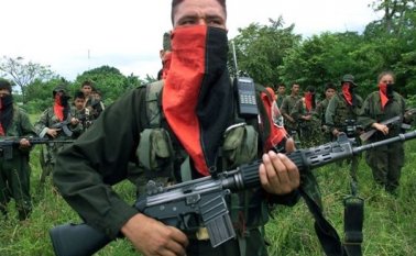 La negativa para la entrega de las armas por parte del ELN ha sido un obstáculo para iniciar el proceso de paz con el Gobierno, según analistas conocedores de los acercamientos. (Foto: Colprensa / Revista Voces - ELN.) Colprensa