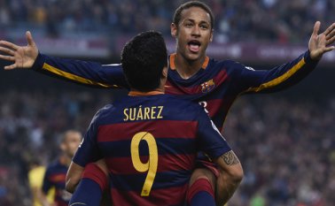 Luis Suárez y Neymar. AFP