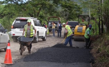 Los recursos aprobados por El Departamento Nacional De Planeación, se destinaron a la reparación y construcción de las vías terciarias y secundarias, para mejorar la conectividad rural y municipal. Archivo