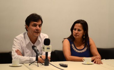 Roberto Vélez Vallejo se reunió con la directora ejecutiva del Comité Departamental, Ana Belén Manrique, para discutir propuestas encaminadas a mejorar la rentabilidad de los cafilcultores. Rodrigo Sandoval