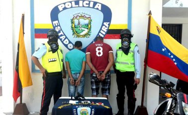 Los capturados se identificaron como Mario José Roa Arellano, de 23 años de edad y Juan Carlos Arrieta Sampayo, de 27, ambos de nacionalidad venezolana. Eilyn Cardozo