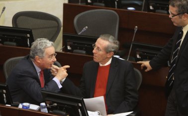 El jefe del Centro Democrático planteó que deben precluir todos los procesos judiciales que hay contra el entonces presidente Belisario Betancur. Colprensa