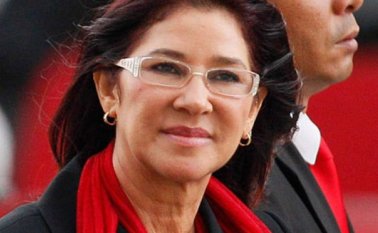 Cilia Flores. Internet