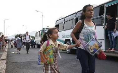 Niños que cruzan la frontera para estudiar. Cortesía