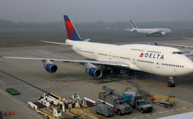 Las compañías American Airlines, Delta Air Lines y United Airlines mantendrán su vuelos a la capital francesa. Internet
