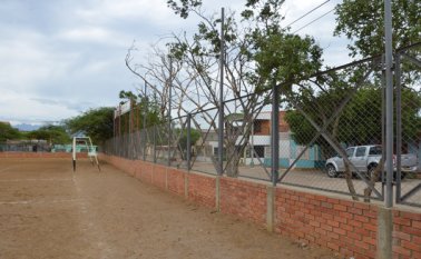 La millonaria inversión incluye la construcción de una cancha sintética, adecuación de andenes y viales aledañas. Rodrigo Sandoval