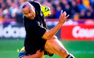 A finales de 1995 le diagnosticaron una rara enfermedad renal, que requirió un trasplante de riñón en 2004 y que terminó por interrumpir su carrera. AFP