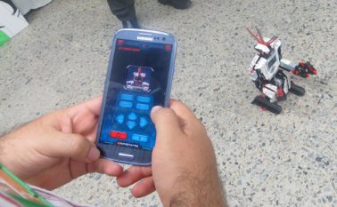 Los estudiantes presentaron sus proyectos tecnológicos a los asistentes al encuentro. Daicy Echeverry