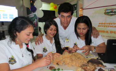 Maylin García, Ana Villamizar y Luisa Fernanda Cáceres, estudiantes del semillero de investigación de la Institución Educativa Nuestra Señora del Pilar. Jean Javier García