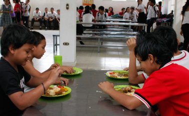 Según la Alcaldía, la intención es acatar una circular del ministerio de Educación en el que pide iniciar el cronograma.   Archivo
