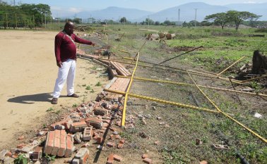 Varios escenarios deportivos también fueron destruidos y por ello las protestas de los aficionados que acuden al Parque Metropolitano. Orlando Carvajal