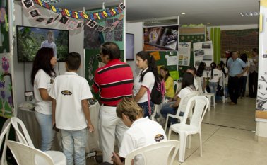 41 grupos de investigación de todo el departamento participaron en la II Feria de la Ciencia y la Tecnología en el marco del Proyecto Enjambre. Alfredo Estévez